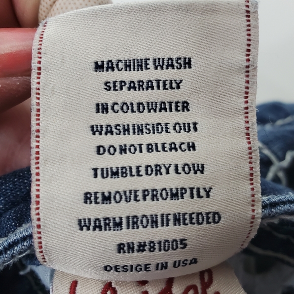 L.A . Idol embroidered capris size 0 - Picture 7 of 14